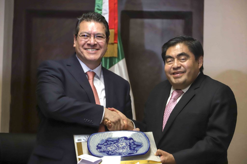 Acuerdan Marco Mena y Miguel Barbosa trabajo en favor de Tlaxcala y Puebla
