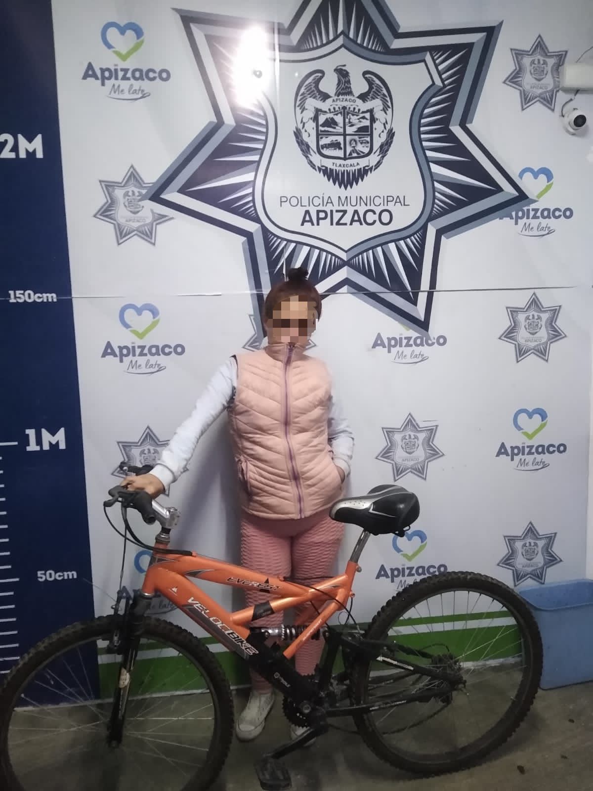 Asegura Policía de Apizaco a una mujer por robo de bicicleta de montaña
