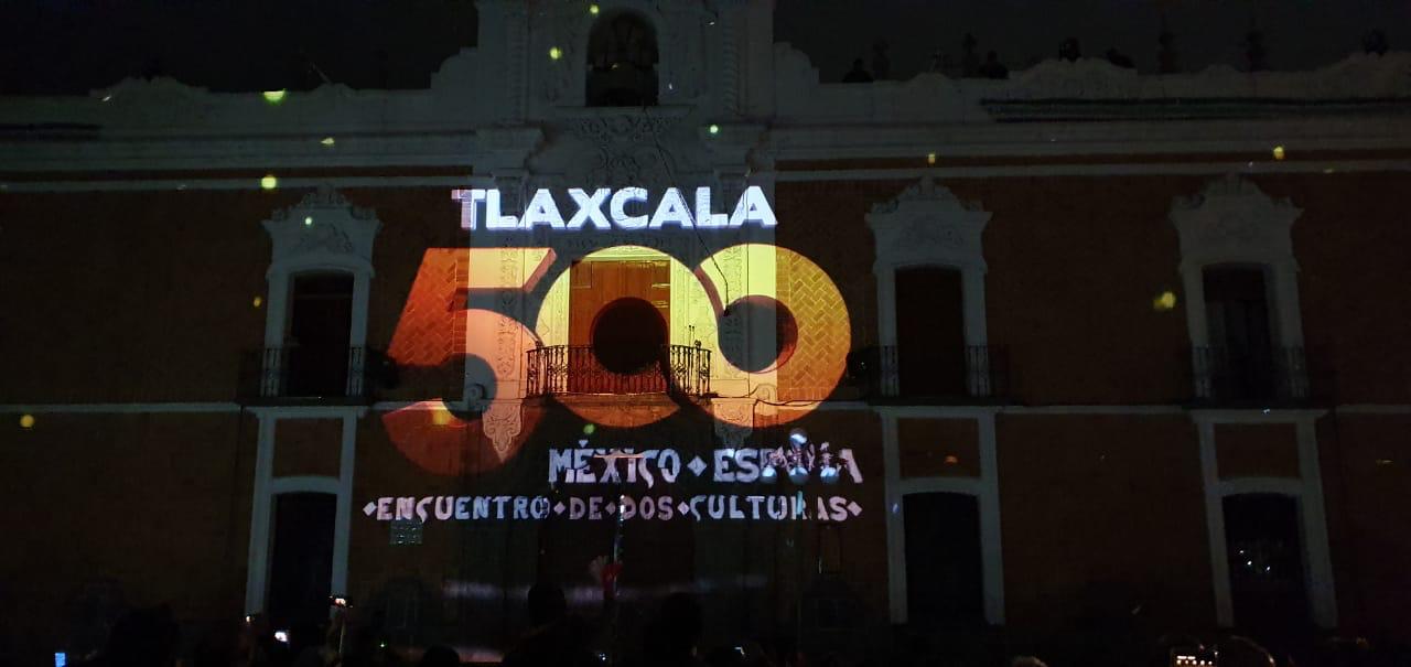 Miles de tlaxcaltecas presencian Grito de independencia