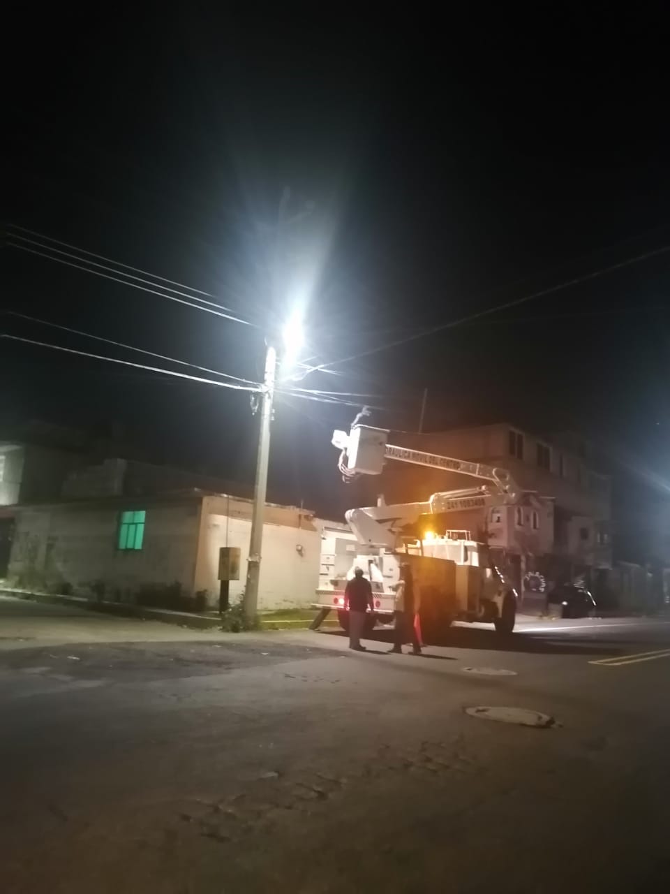 Comienzan sustitución de lámparas de 40 por 90 y 100 watts en Apizaco