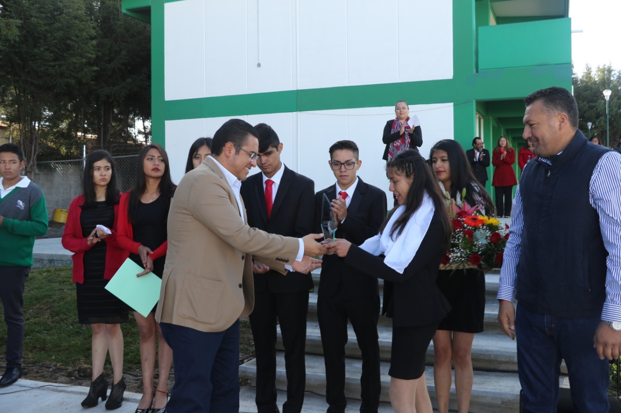 Cumple JHM compromiso de obra pública en Cecyte 23 