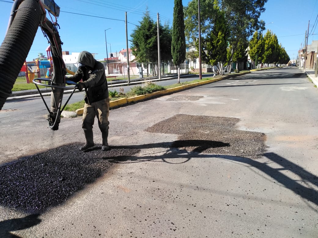 Continúa el programa de bacheo en Apizaco