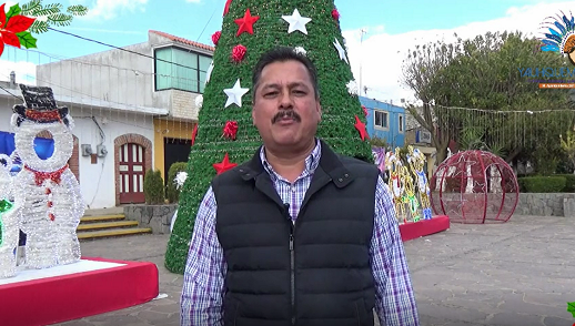 Les desea una Feliz Navidad Francisco Villareal Chairez