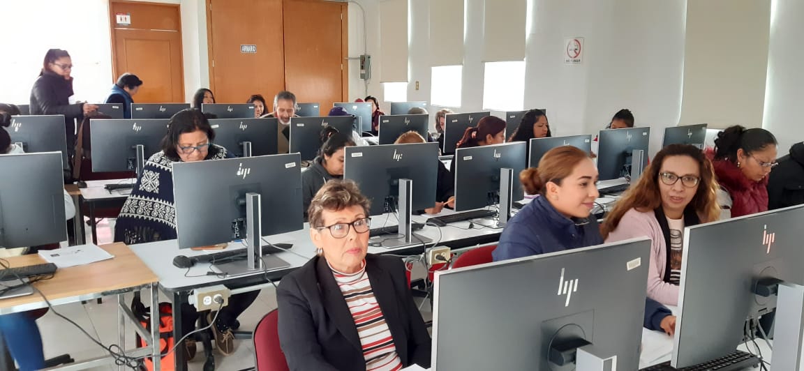Inician febrero con curso de computación para Mujeres en la capital