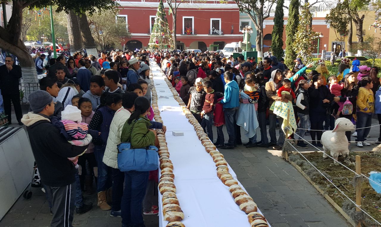 Partirán monumental Rosca de Reyes de 200 metros en la capital