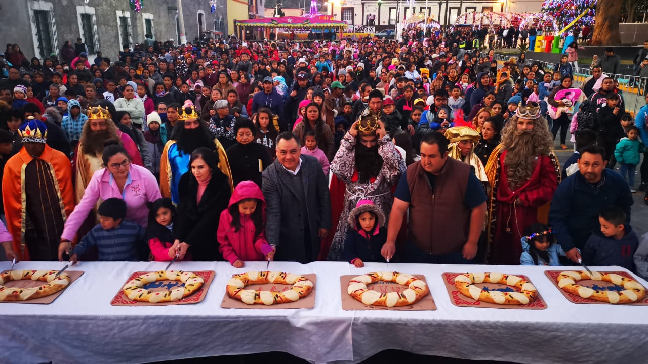 Con una gran fiesta celebran a los Reyes Magos en Tetla de la Solidaridad