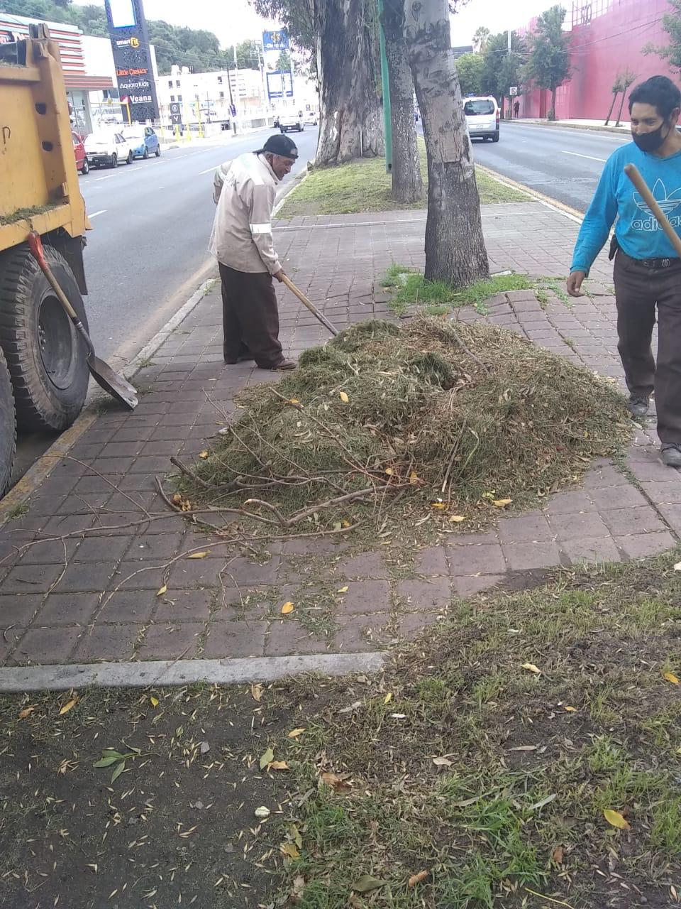 Refuerza ayuntamiento de Tlaxcala limpieza de alcantarillas y coladeras