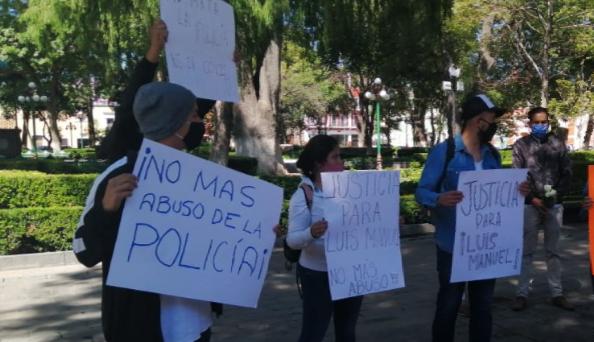 Se manifiestan familiares de joven que murió a manos de policías de Chiautempan