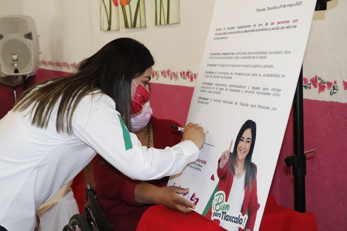 Se compromete Anabel Alvarado con personas con discapacidad