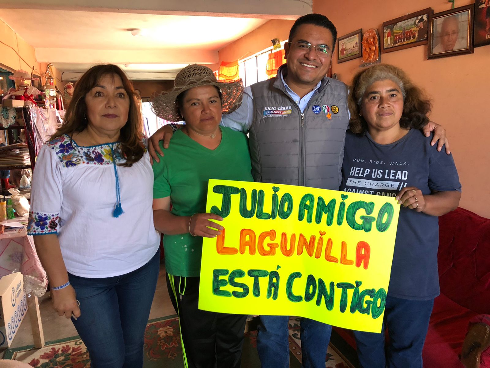 Recorre Julio César Hernández comunidades de Tlaxco