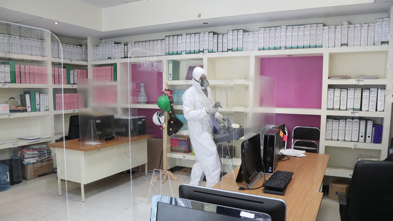 Realizan acciones de desinfección en oficinas de la SEPE-USET