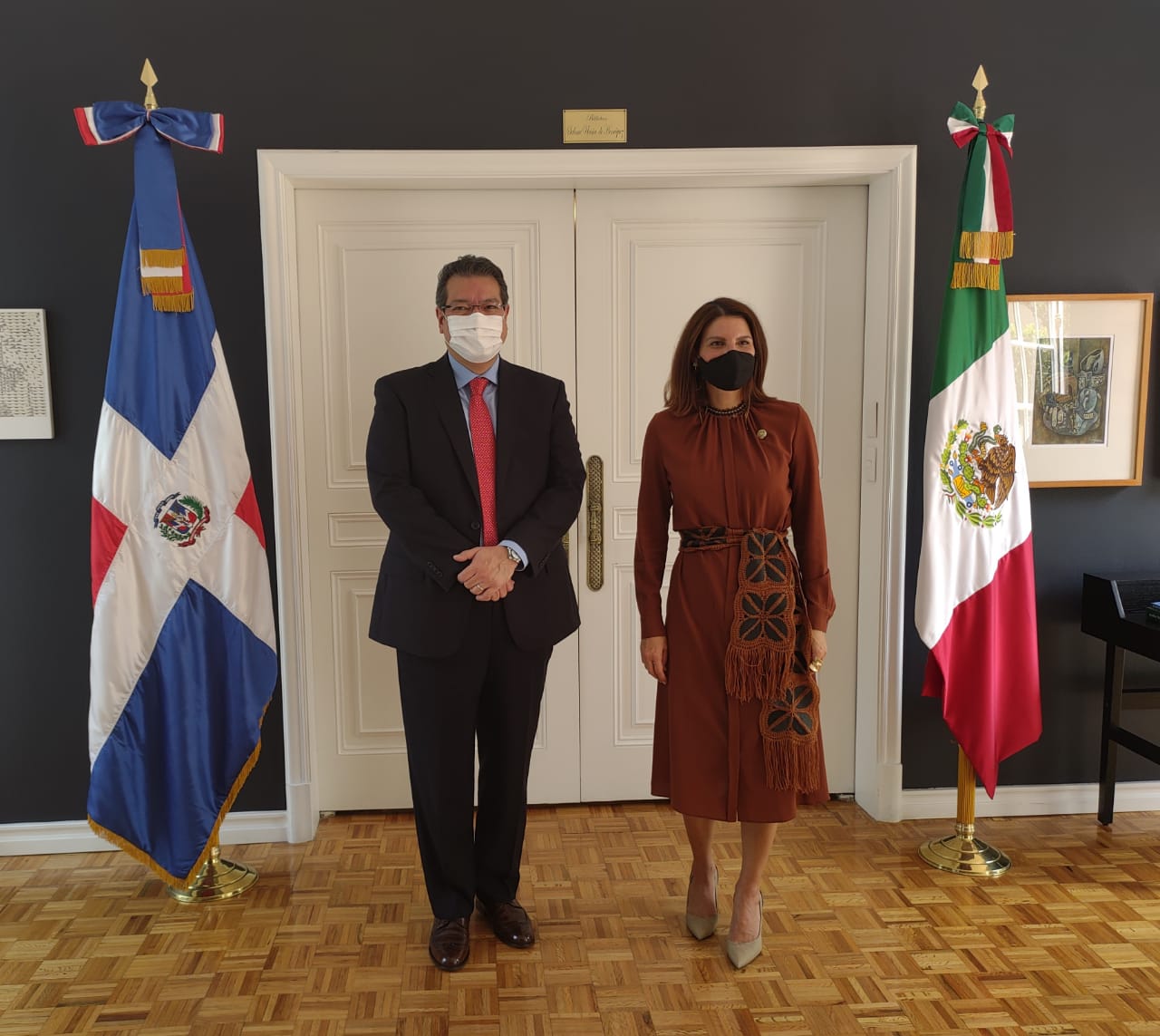 Se reúne MM con embajadora de República Dominicana en México
