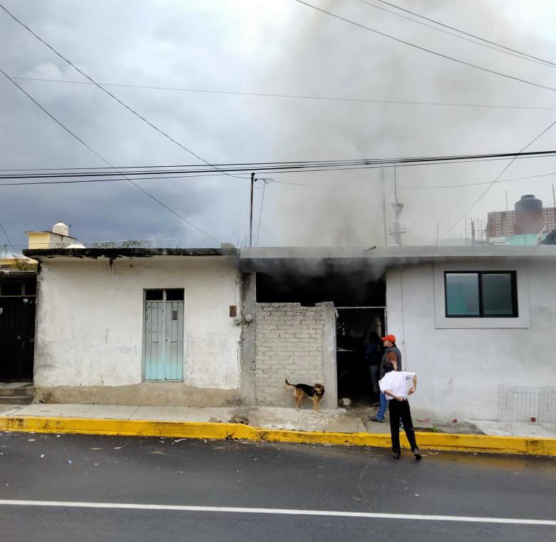 Atiende Policía Municipal incendio en domicilio particular de la Capital