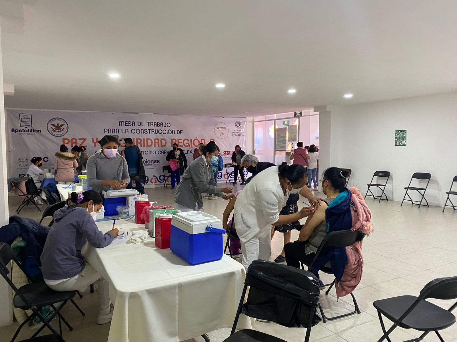Inicia sin incidentes la vacunación contra COVID-19 en Apetatitlán