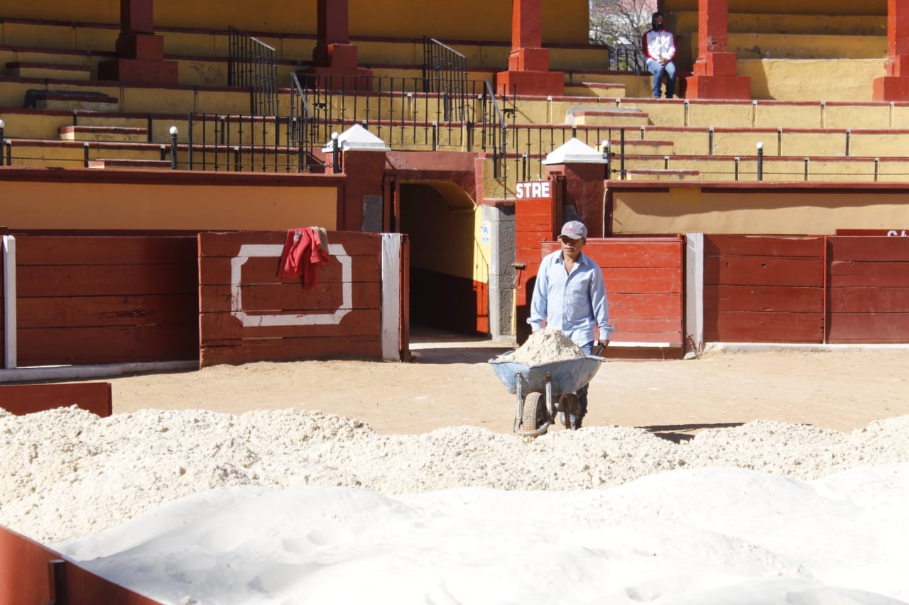Avanza montaje y acondicionamiento de canchas de voleibol de playa en Tlaxcala