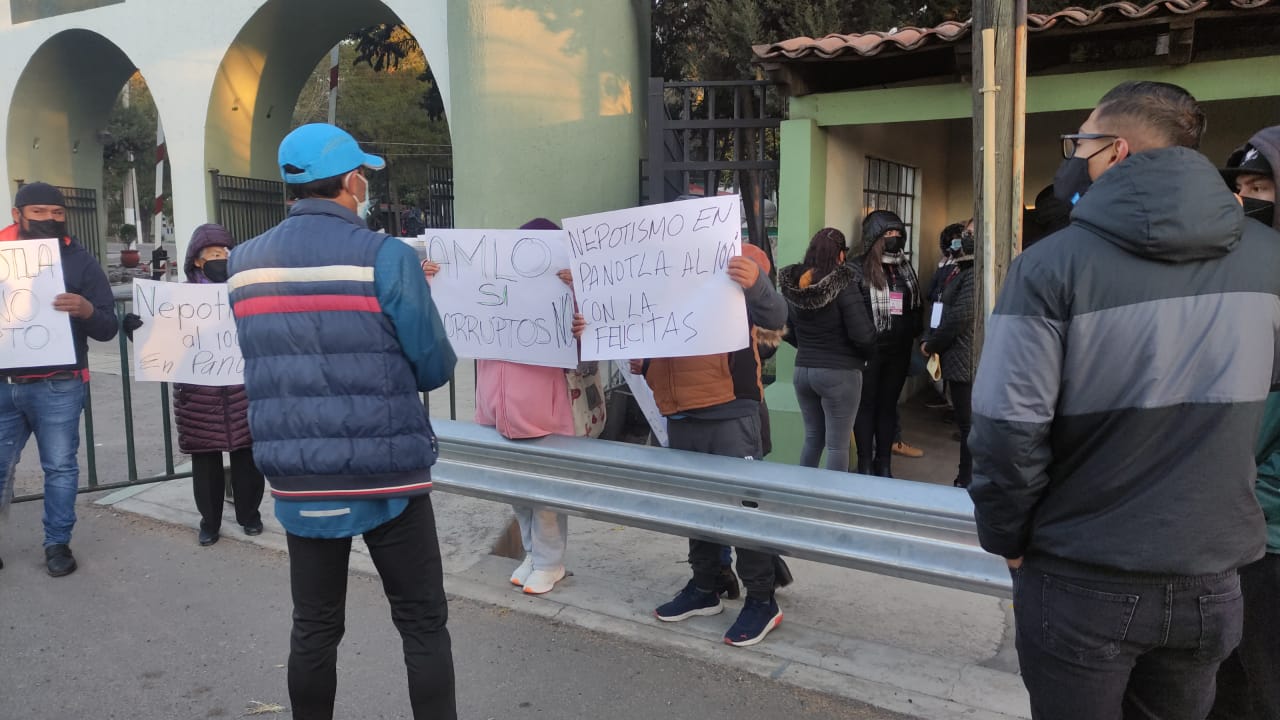 Diversas manifestaciones durante visita de AMLO a Tlaxcala