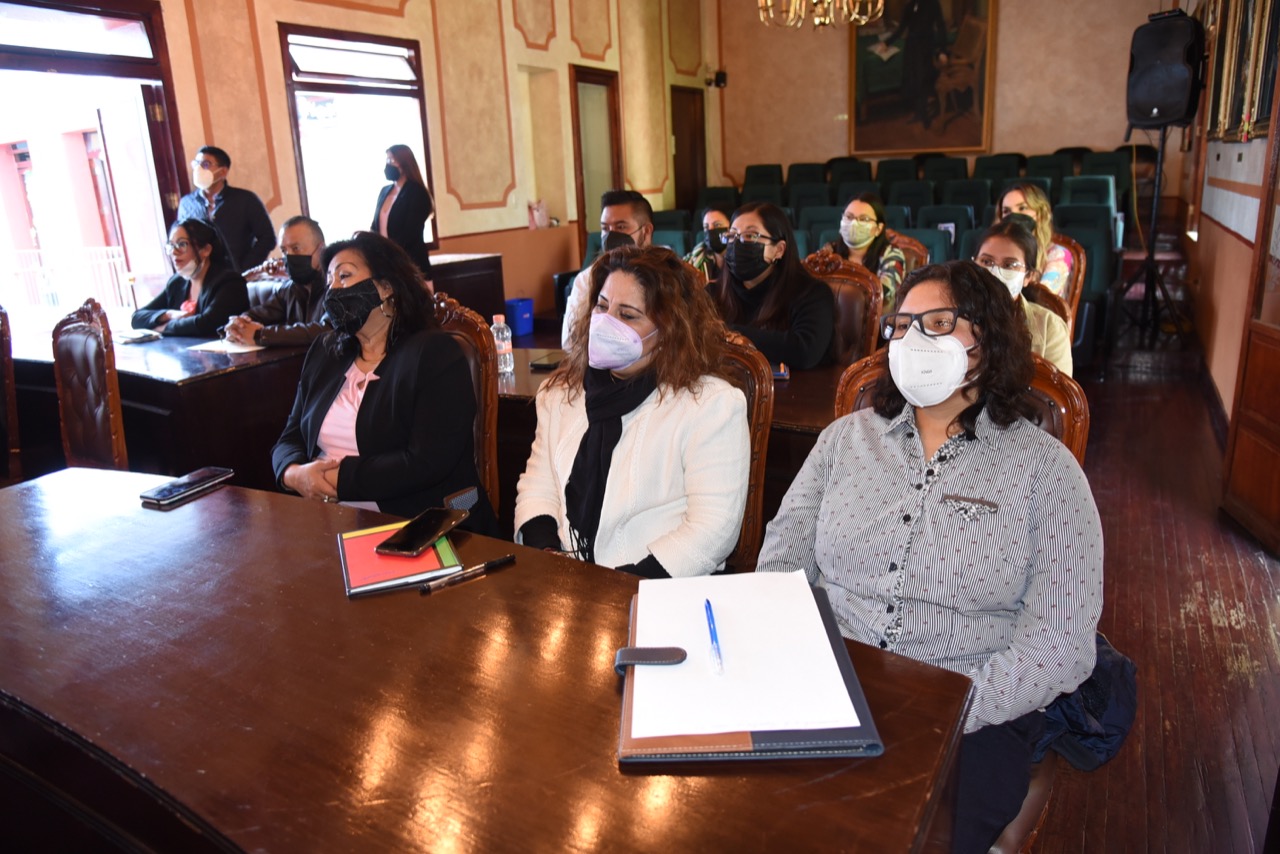 Capacitan sobre perspectiva de género a personal del Juzgado Municipal de Tlaxcala