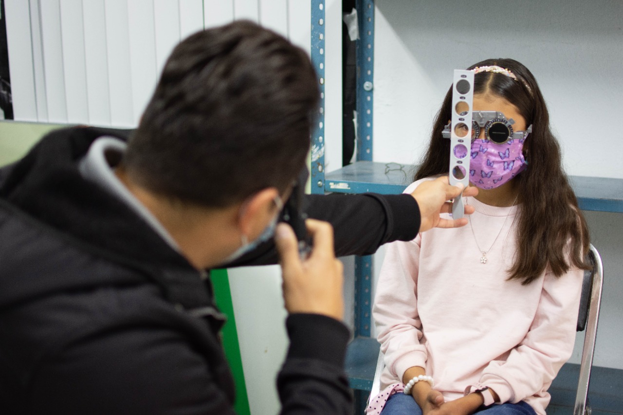 Beneficiarán en Huamantla a estudiantes con lentes gratuitos