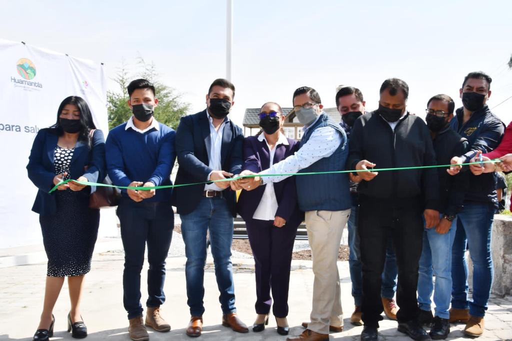 Entrega Santos Cedillo rehabilitación de parque en Yancuitlalpan