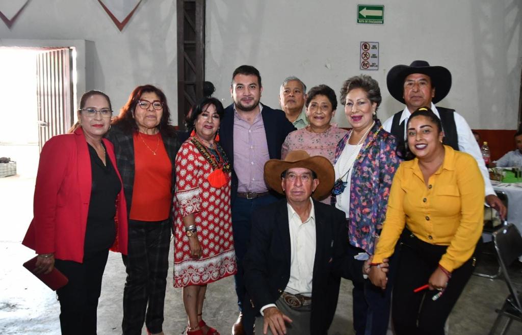 Reconoce Salvador Santos Cedillo labor de l@s maestr@s