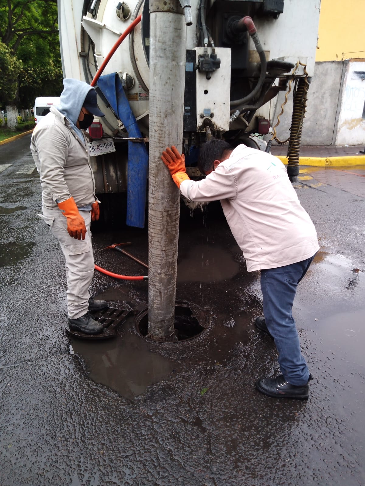 Realiza CAPAM acciones de saneamiento en drenajes y pozos en el Centro de Tlaxcala