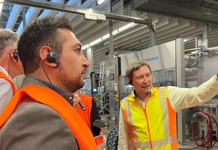 Conoce Santos Cedillo ventajas de incorporar energía renovable en empresas