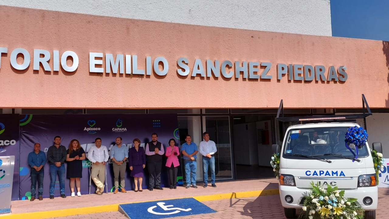 Ayuntamiento de Apizaco entrega unidades a CAPAMA