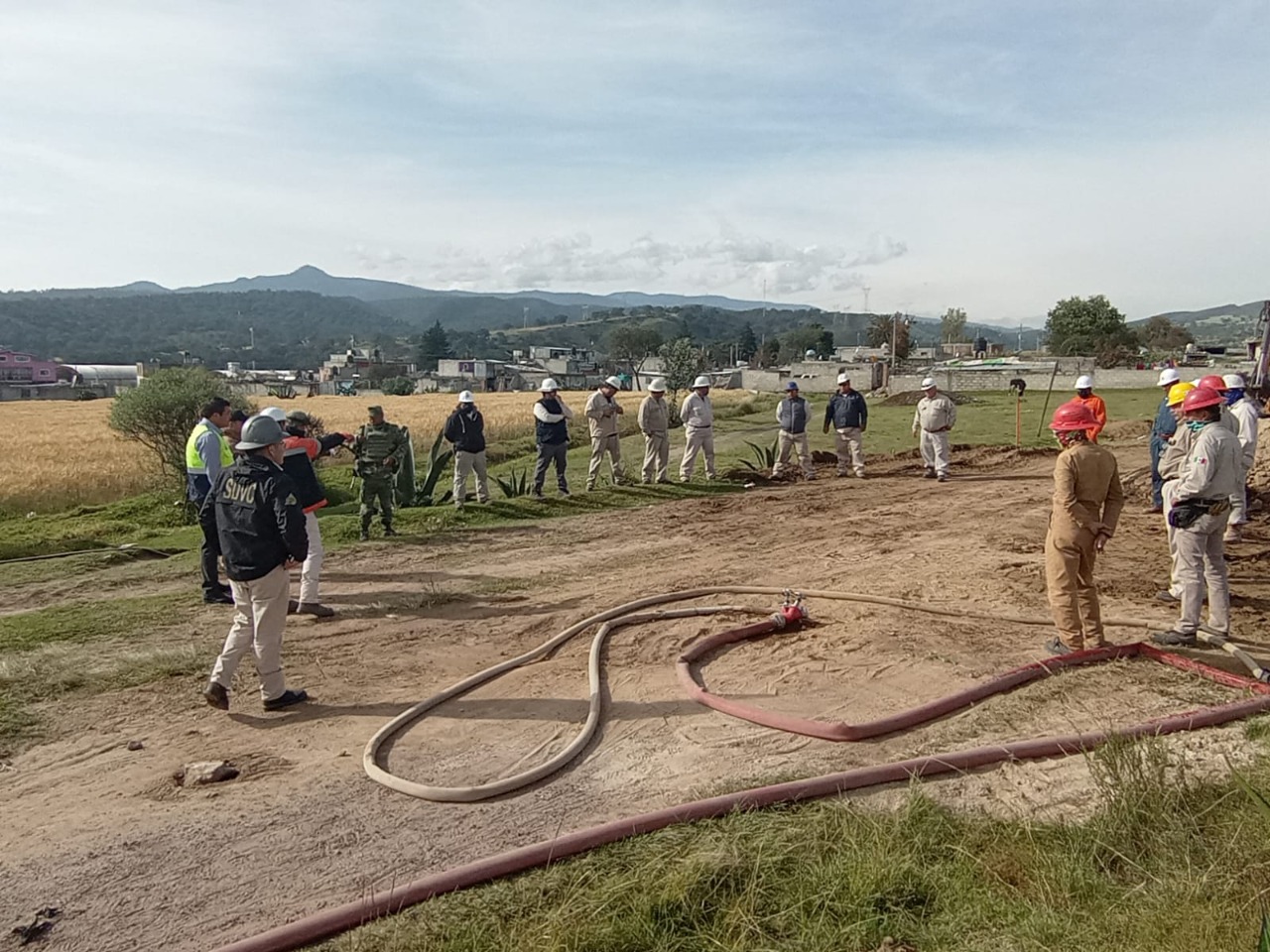 Activan protocolos de seguridad en toma clandestina de gas en Calpulalpan