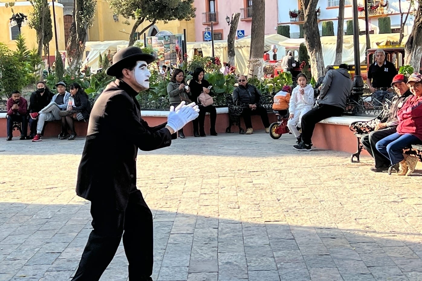 Disfrutan familias talento y diversión en “Dominguearte”