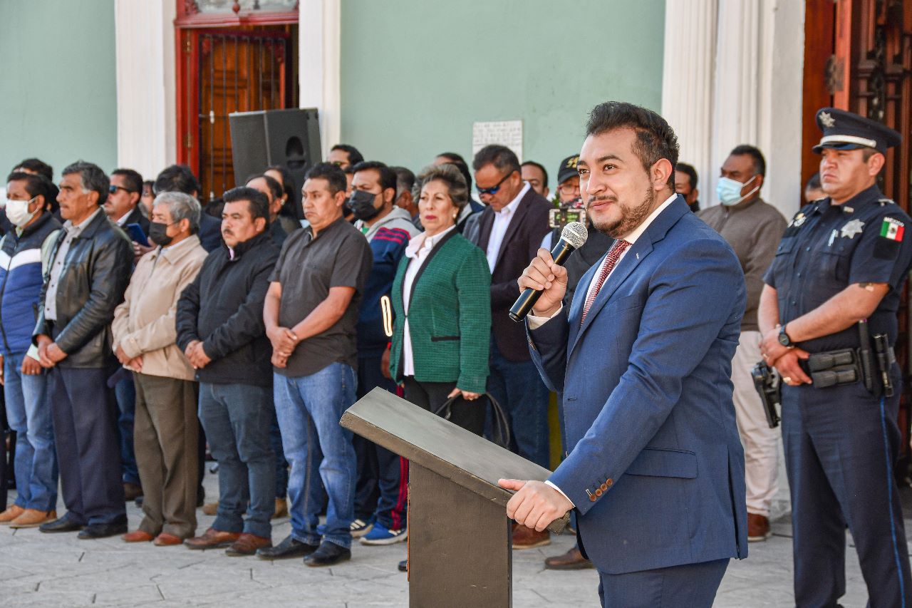 Realizan ceremonia conmemorativa del “Día de la Bandera” en Huamantla