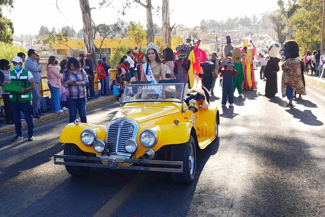 Participa Huamantla en el desfile de carnaval de Totolac