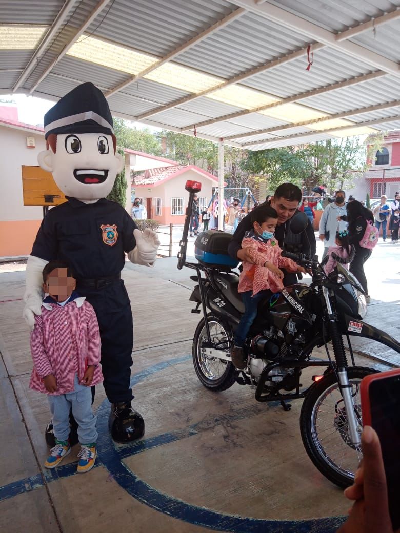 Continúa Policía de Apizaco con grupos “Blindaje Seguro” y “Escuela Segura”