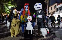 Participan familias en concurso de disfraces Rueda, Camina o Trota con tu mascota