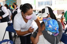 Llevan vacunas contra sarampión, rubéola y poliomielitis a escuelas de Tlaxcala