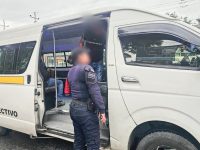 Policía de la capital brinda seguridad a usuarios de transporte público en Ocotlán