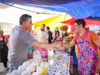 Sostiene ASG diálogo emotivo y directo con comerciantes del mercado de La Joya