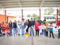 Alcalde ASG pone manos a la obra y encabeza tequio en primaria “Xicohténcatl