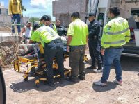 Con acción coordinada policías de la capital y paramédicos rescatan a trabajadores de la construcción lesionado en obra