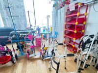 Estudiantes de Diseño Automotriz UATx transforman equipos médicos en favor de niños hospitalizados