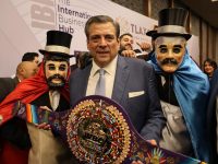 Cinturón conmemorativo del combate “Canelo” vs. Crawford, símbolo de identidad tlaxcalteca