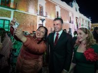 Comparte el alcalde ASG una mágica noche de fiesta patria con familias de la capital