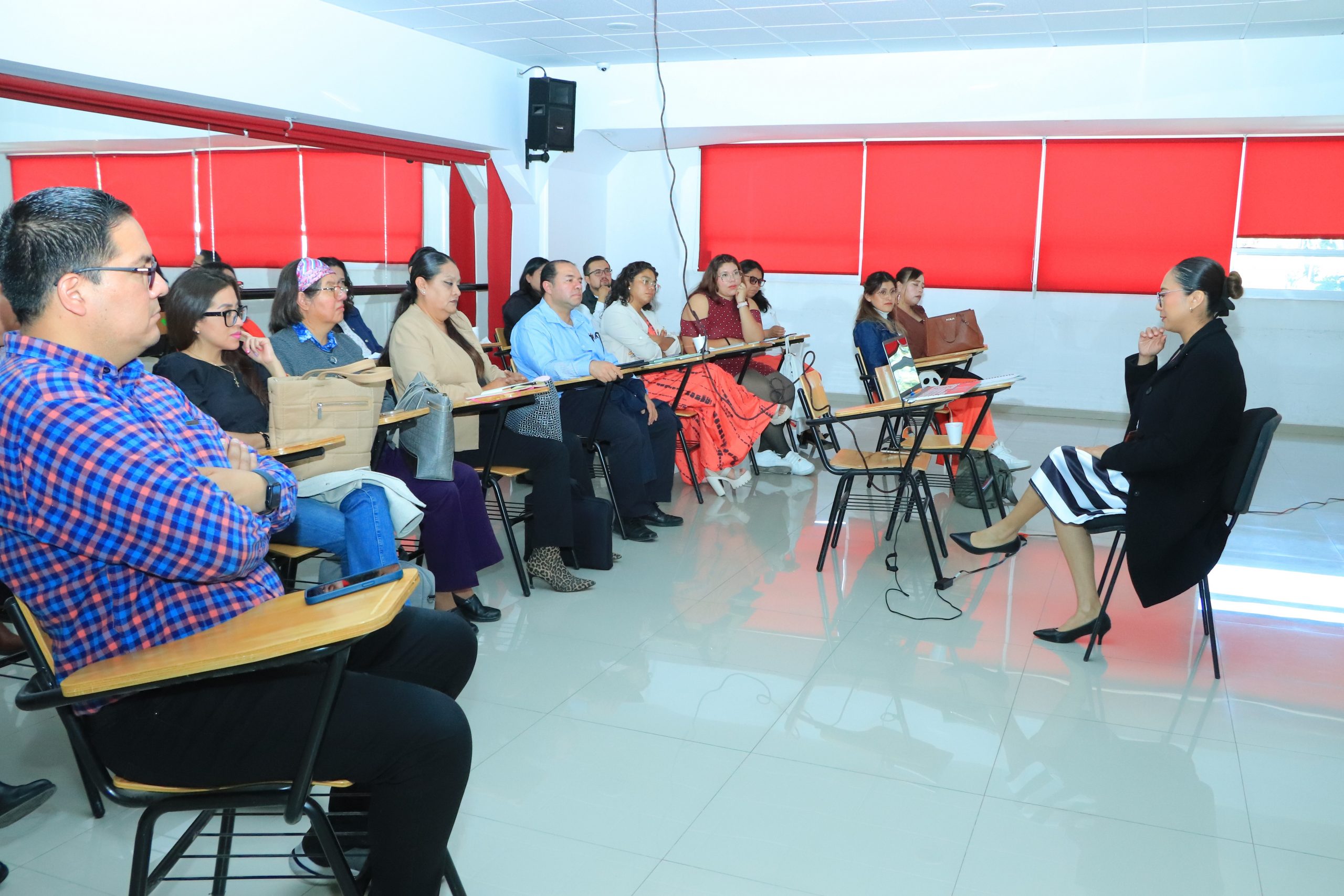 Defensoría de los Derechos Universitarios UATx ofreció el segundo taller Garza Segura