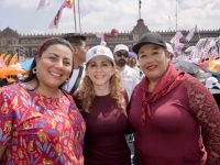 Marcela González participó en el Zócalo en la conmemoración del primer año del Gobierno de Claudia Sheinbaum