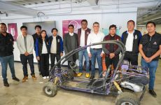 Alcalde ASG dona de forma personal un buggy a estudiantes del UPIIT Tlaxcala