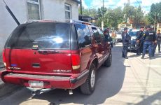 Coordinación y tecnología permiten a la policía municipal y estatal dar seguimiento a vehículo robado en la capital
