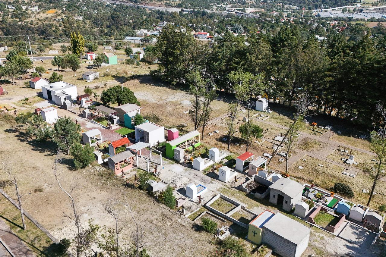 Gobierno de ASG rehabilita panteones para recibir a familias en Día de Muertos